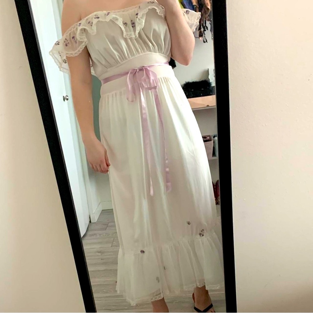 Vintage Cottagecore ruffle nightgown - white with purple flower details
